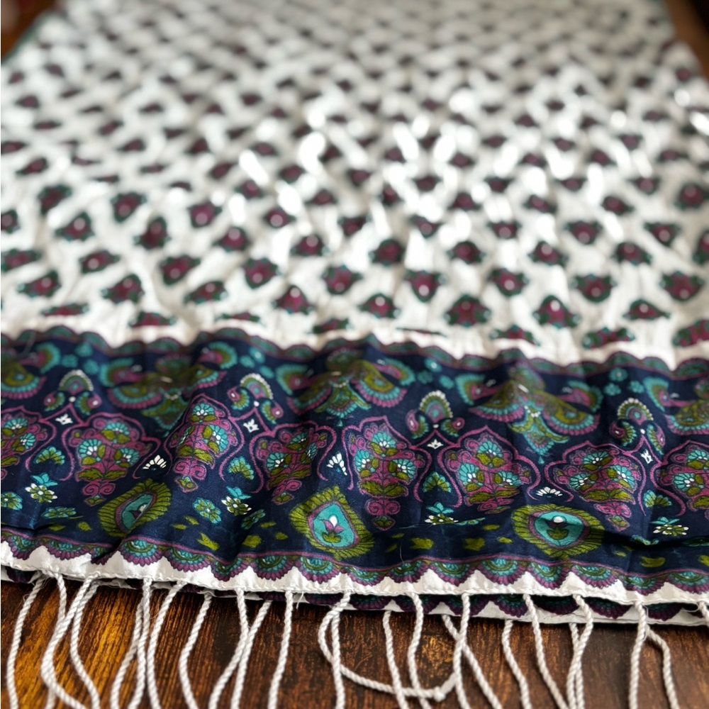 Old Navy Double-Sided Floral Patterned Scarf with Fringe